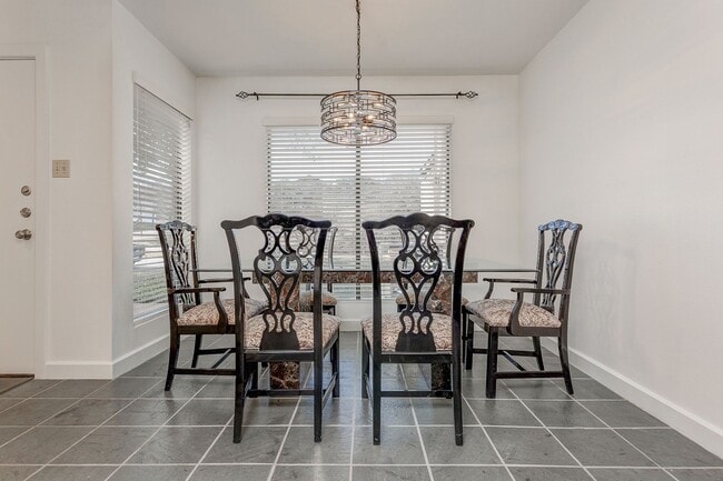 Building Photo - TCU / Medical District Townhome