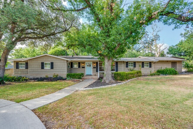 Primary Photo - TERRELL HILLS 3-BEDROOM, SINGLE STORY