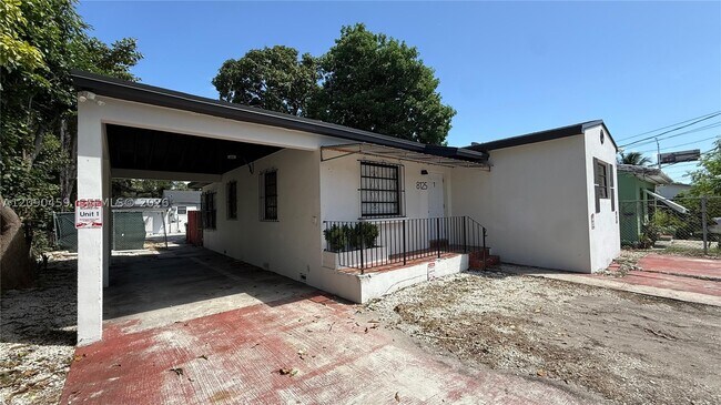 Building Photo - 8125 NW 6th Ct