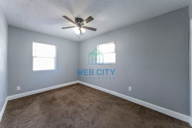 Building Photo - 15417 Flud Rd