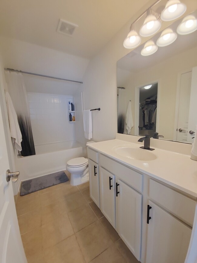 Building Photo - 2919 Berkeley Springs Pl