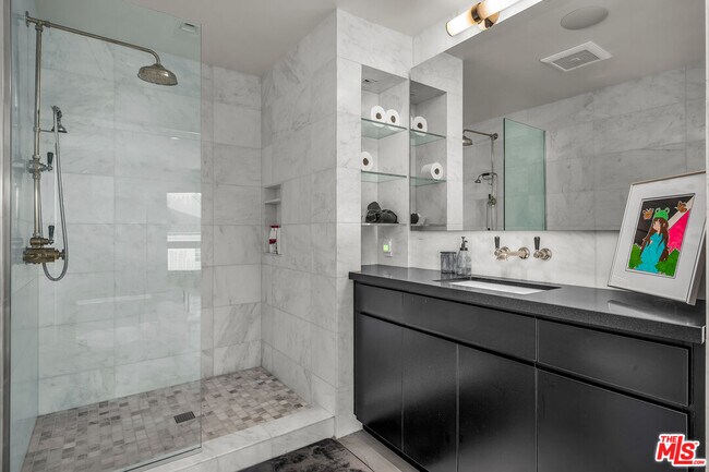 Building Photo - 1 Driftwood St