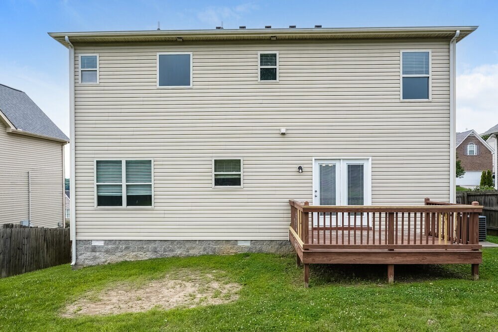 Building Photo - 1096 Shire Dr