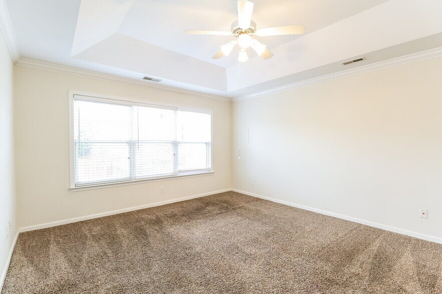 Building Photo - 10430 Carver Falls Rd