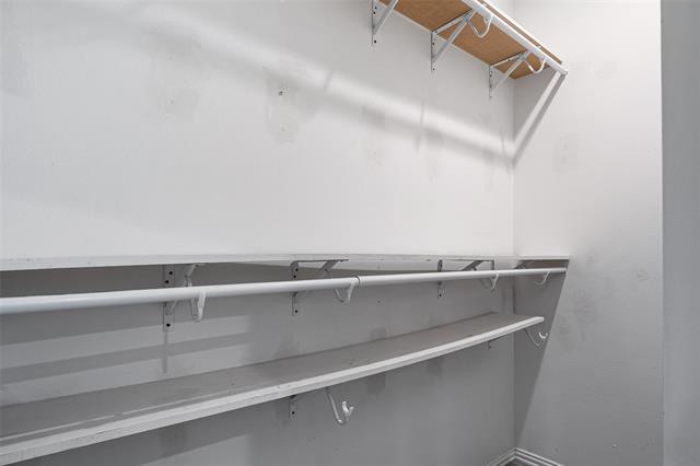 Building Photo - 8406 Willowbrook Dr