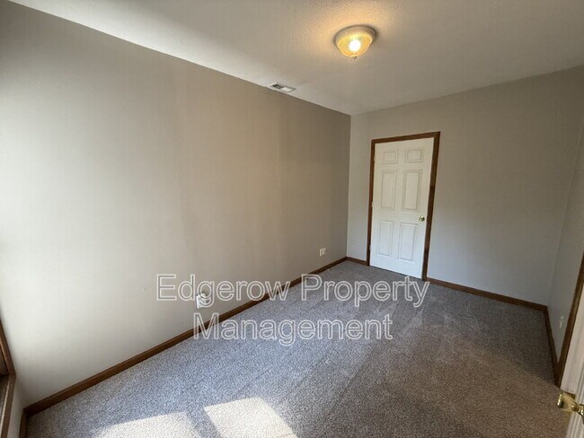 Building Photo - 1323 Broadway Ave NW