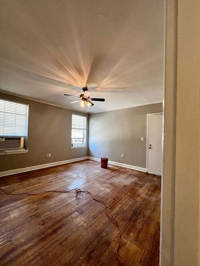 Building Photo - Charming Newly Remodeled 2bd/1ba on Cooper...