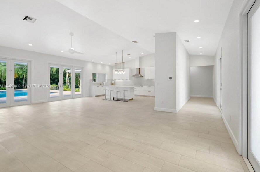 Building Photo - 5765 SW 84th St
