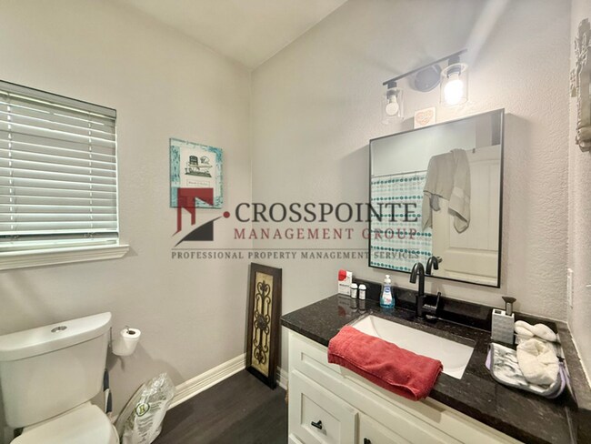 Building Photo - Coming Soon! 2 Bedroom 1.5 Bathroom Duplex!