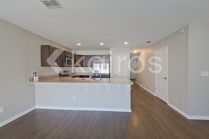 Building Photo - 1305 Mull St