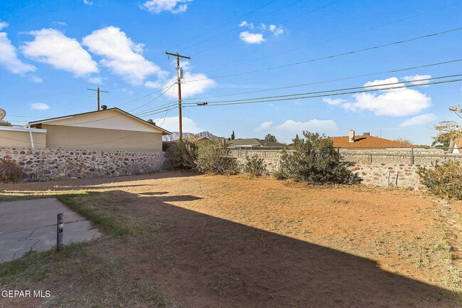 Building Photo - 4713 Sun Valley Dr