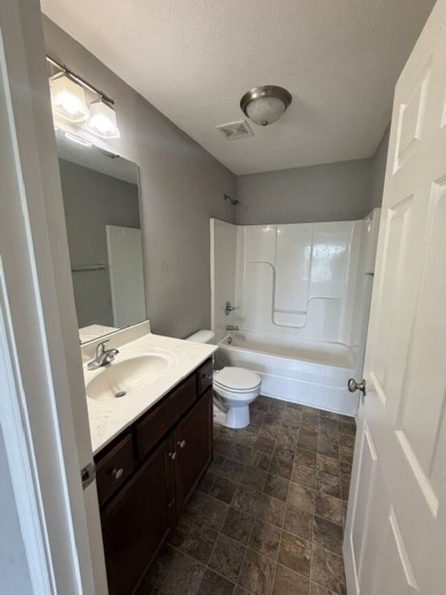 Building Photo - 257 Audley Ave