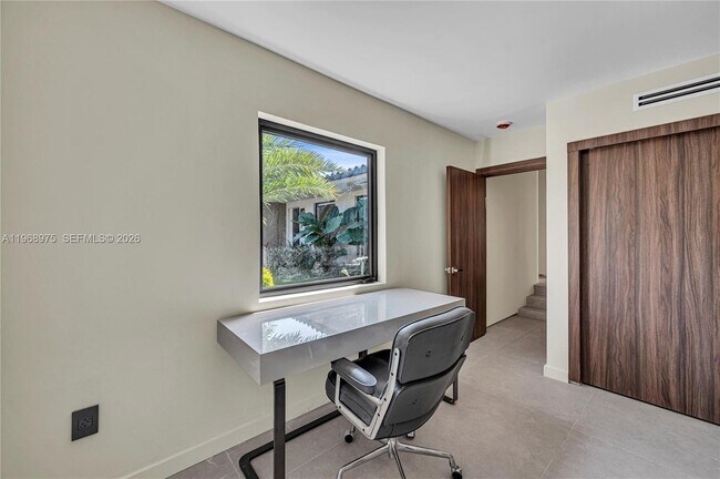 Building Photo - 1170 S Biscayne Point Rd