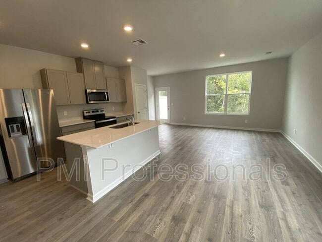 Building Photo - 4140 Feetham Dr