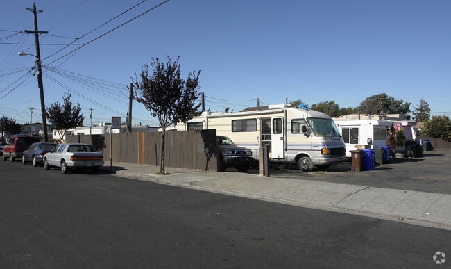 Primary Photo - Alpine Mobile Home Park