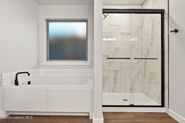 Building Photo - Stunning Newly Built Home in a Lovely Neig...