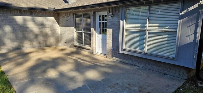 Building Photo - 2531 Northern Dr
