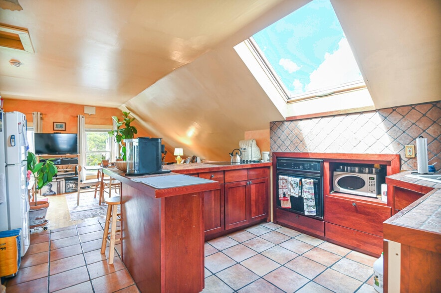 Kitchen - 95 Beckett St