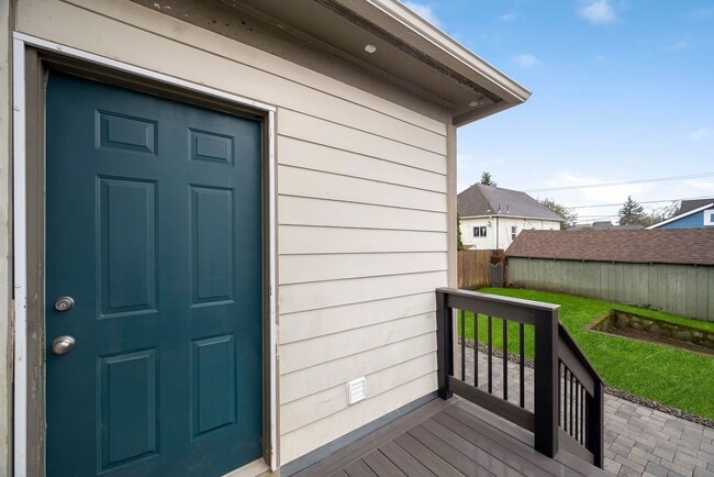 Building Photo - $2845/mo - 3 Bed/2 Bath Updated Home in the Heart of the Alberta Arts District!