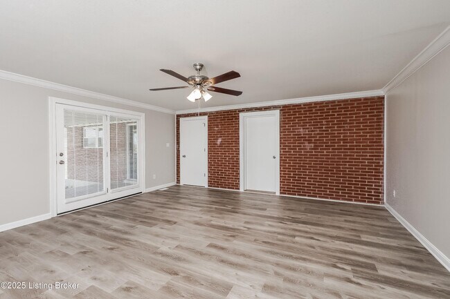 Building Photo - 9412 Titan Dr