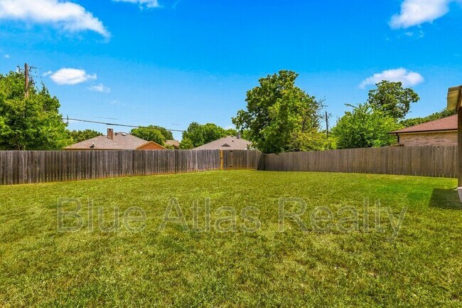 Building Photo - 2744 Frontier Ln