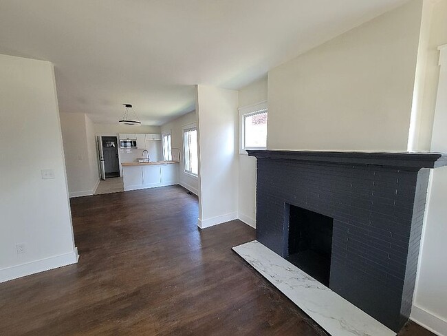 Building Photo - 1148 Virginia Park St