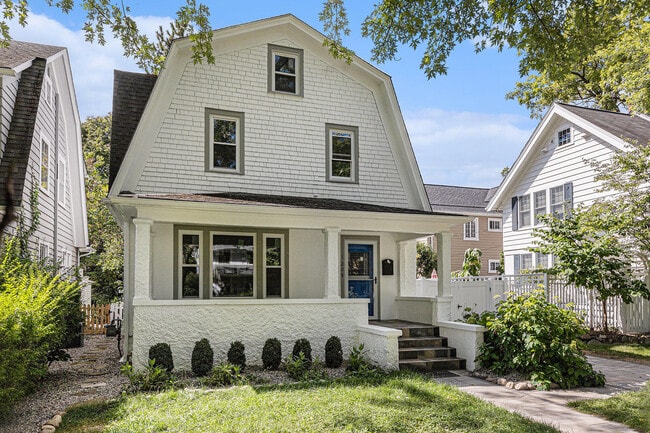 Building Photo - 1208 Olivia Ave