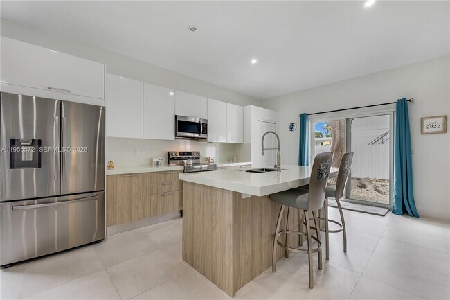 Building Photo - 640 Colson Dr