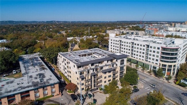 Building Photo - 1812 West Ave