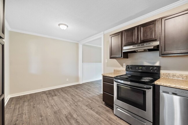 Building Photo - Three Bedroom Home!