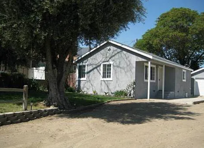 Building Photo - Charming Home For Rent Near Lake Elsinore!