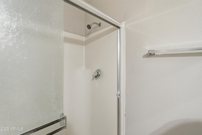 Building Photo - 1628 E Logan Dr