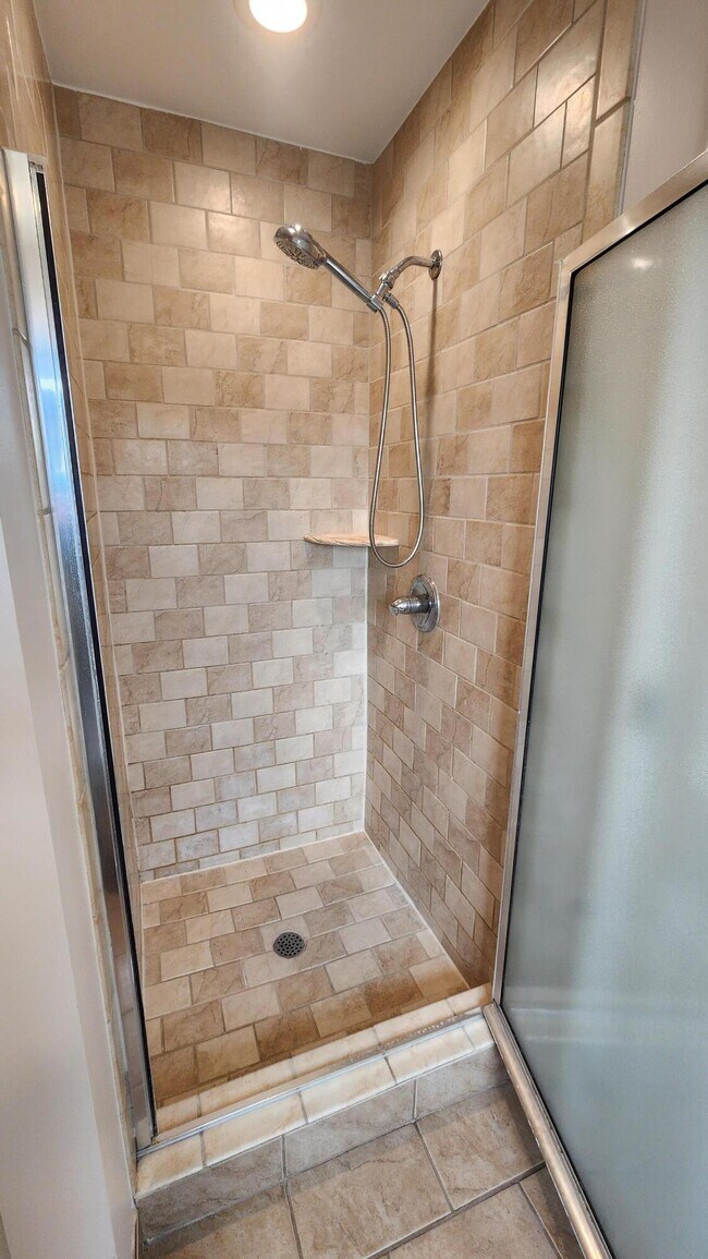 Building Photo - 1574 Kessler Ave