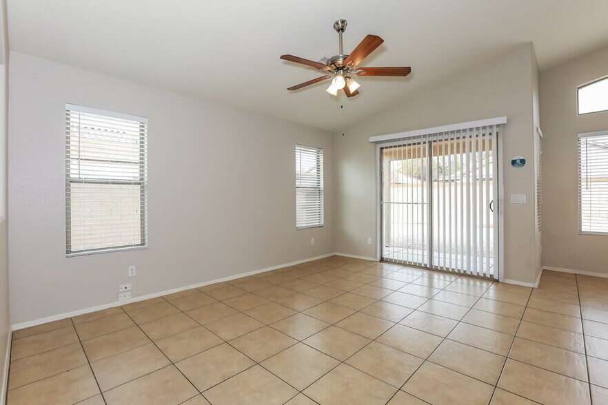 Building Photo - 6418 W Preston Ln