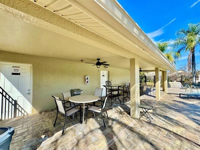 Building Photo - 2879 Thaxton Dr