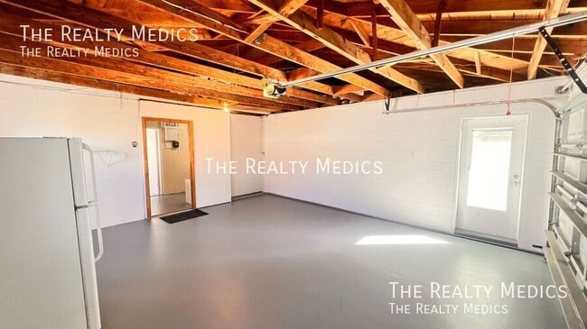 Building Photo - 2271 Northland Rd