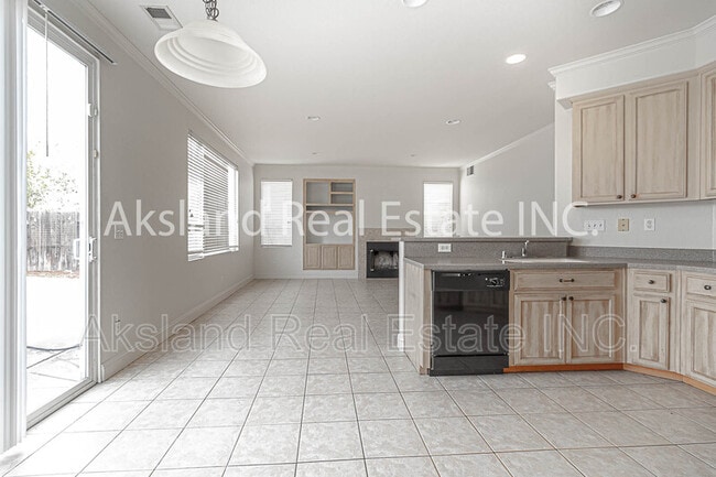 Building Photo - 813 Boulder Ave