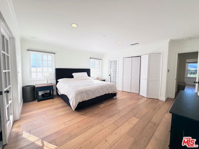 Building Photo - 5664 Donna Ave