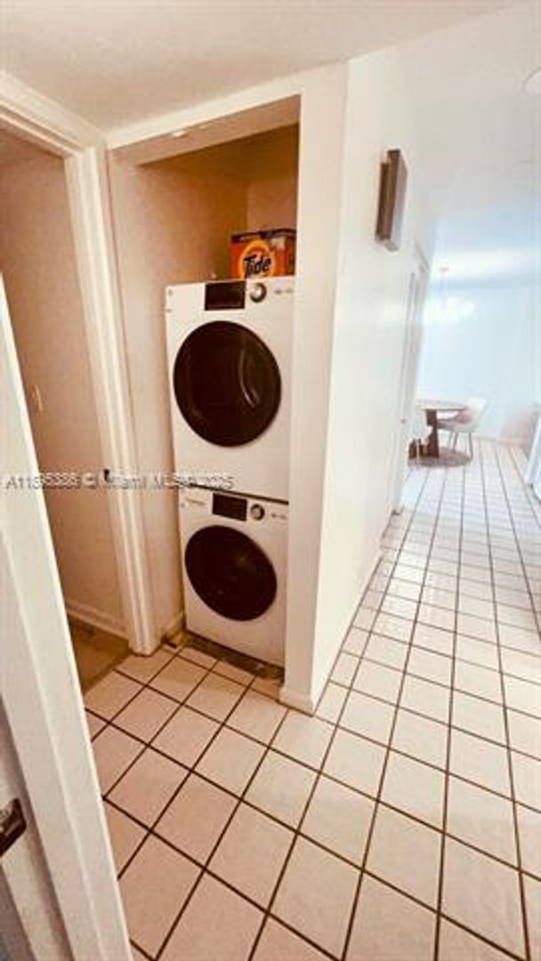 Building Photo - 170 Ocean Ln Dr