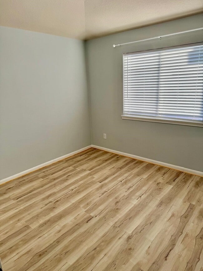 Building Photo - 6537 Canyon Mist Ln