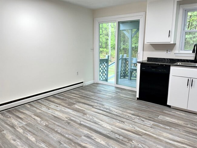 Building Photo - 30 Emerald Dr