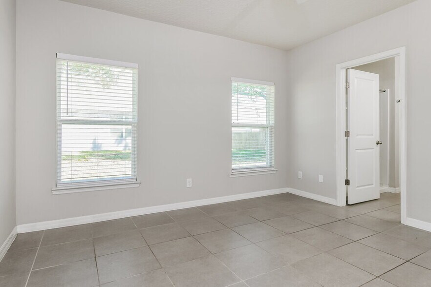 Building Photo - 1387 Burnley Ct