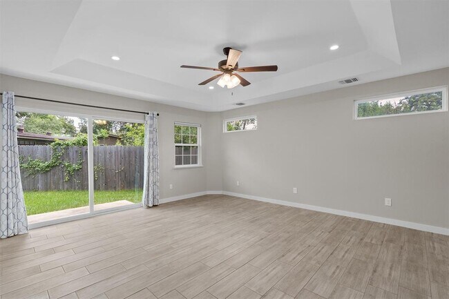 Building Photo - 7707 Robalo Rd