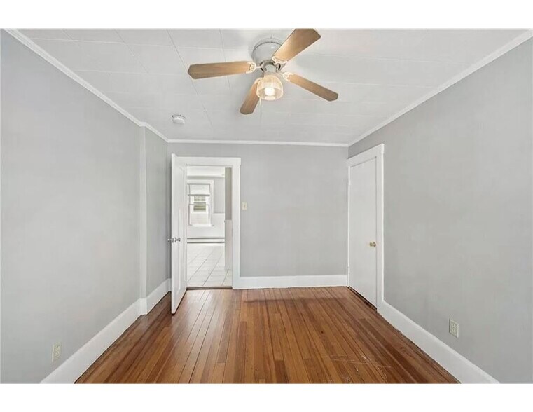 Building Photo - 289 Mowry St