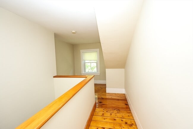 Building Photo - 354 Pond St