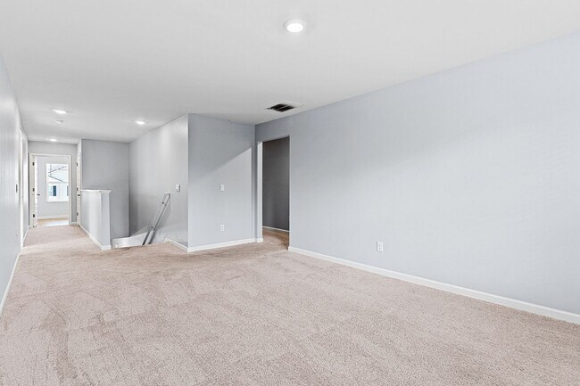 Building Photo - 552 Post Oak Ln