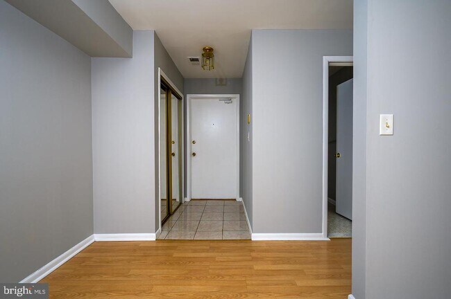 Primary Photo - 115 Cascade Ct