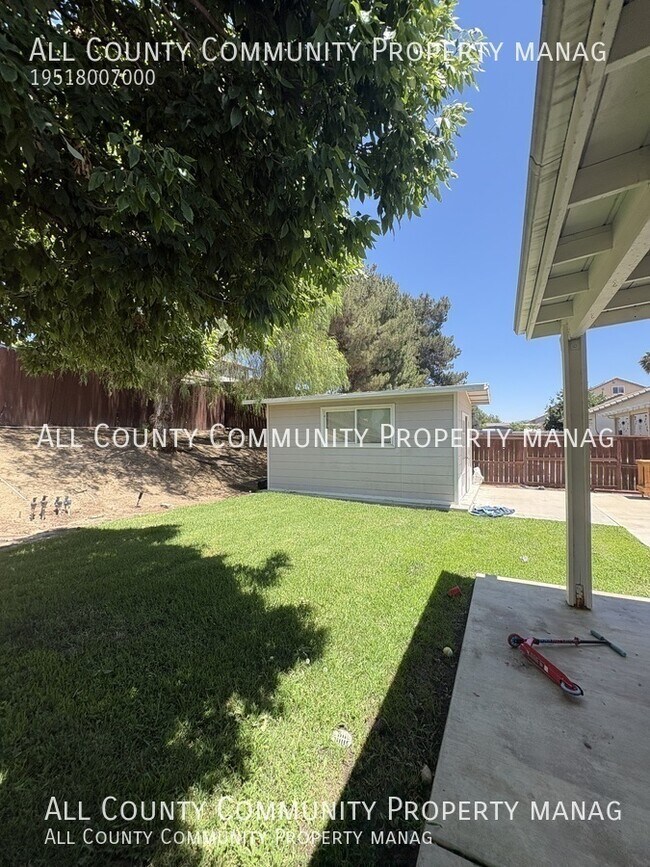 Building Photo - 39560 Bonaire Way
