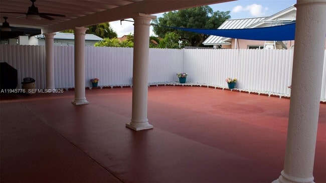 Building Photo - 1530 SW 138th Ave