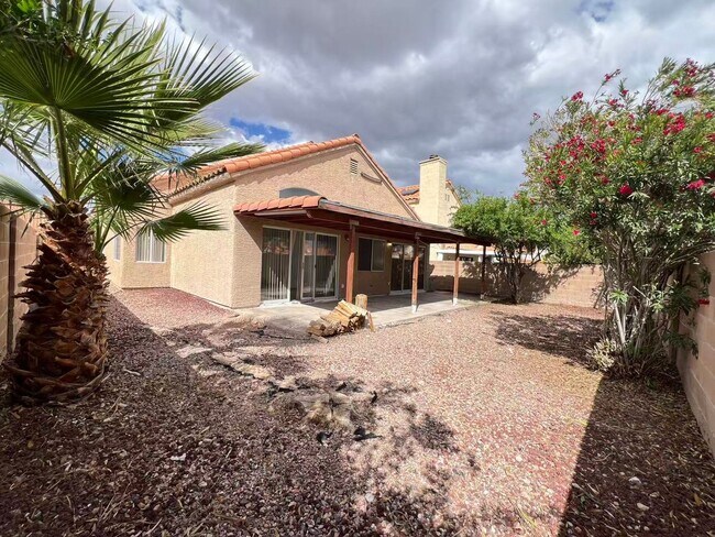 Building Photo - 10001 Dove Ridge Dr